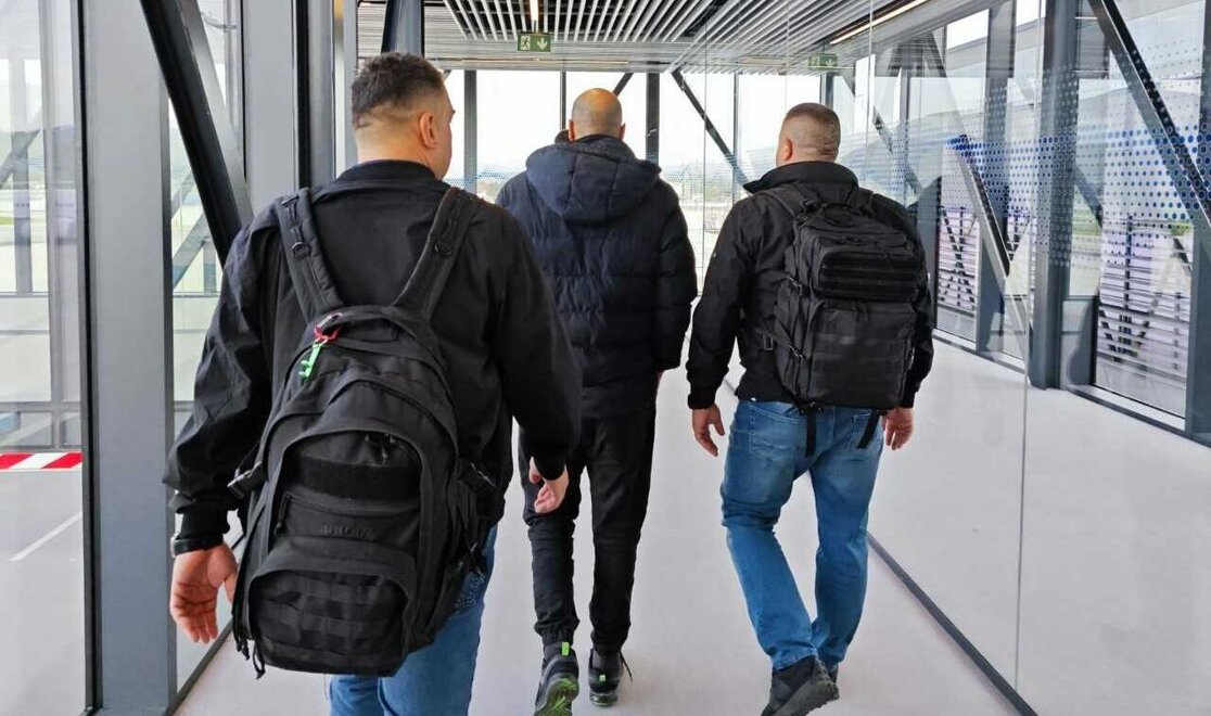 Примусове видворення з України іноземців та осіб без громадянства: що потрібно знати