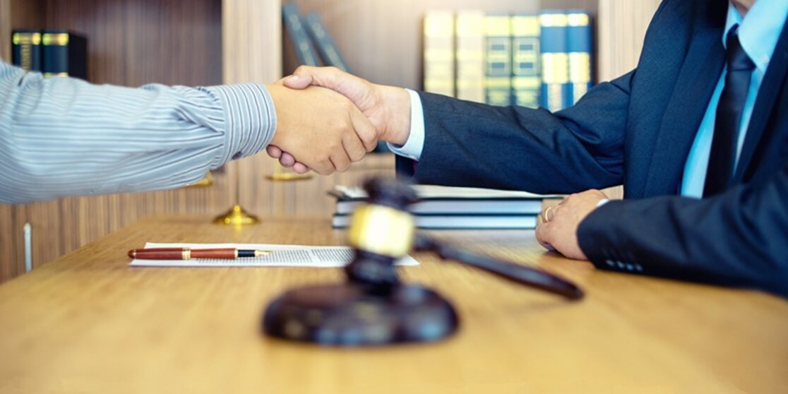 Відшкодування за шантаж або погрози